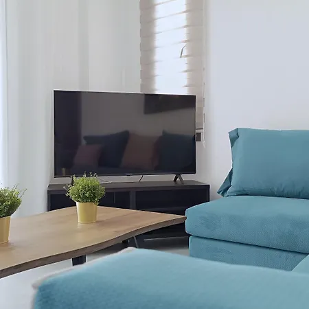 Larvella Estia Luxury Aparthotel