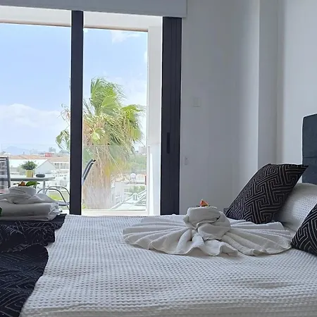 Lägenhetshotell Larvella Estia Luxury