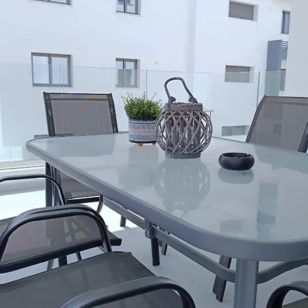 Larvella Estia Luxury Lägenhetshotell Larnaca