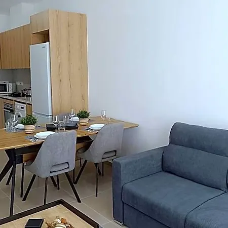 Aparthotel Larvella Estia Luxury Larnaca