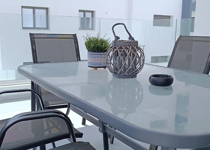 Larvella Estia Luxury Lägenhetshotell Larnaca