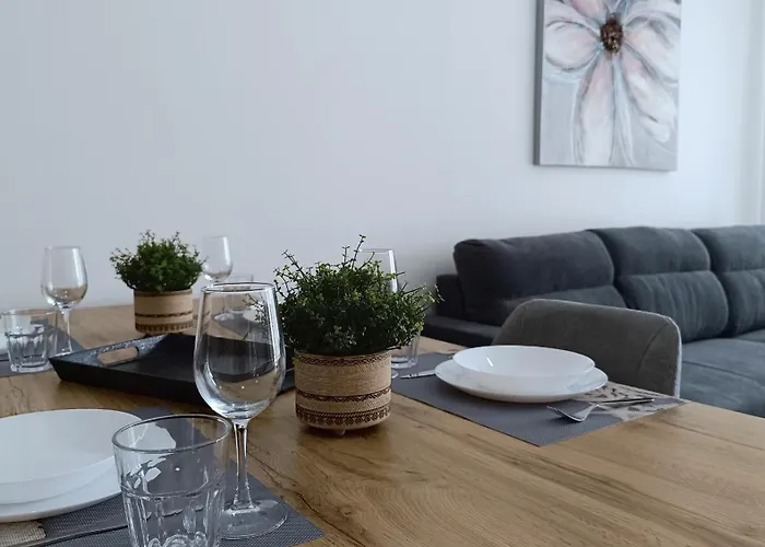 Lägenhetshotell Larvella Estia Luxury 4*