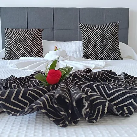 Larvella Estia Luxury 4* Lárnaka