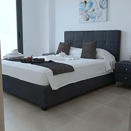 Larvella Estia Luxury 4* Lárnaka