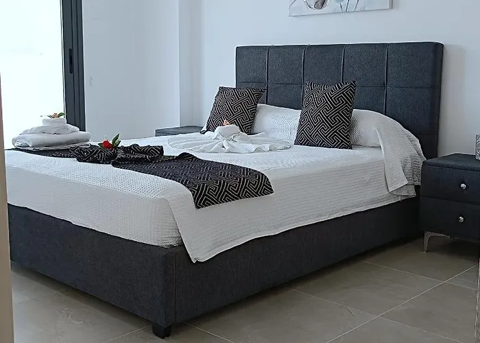 Larvella Estia Luxury アパートホテル 4*